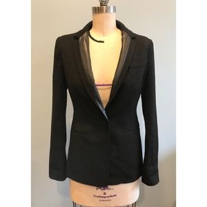 Express Contrast Lapel Blazer